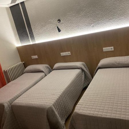 Hostal Uria Salamanca Exteriör bild