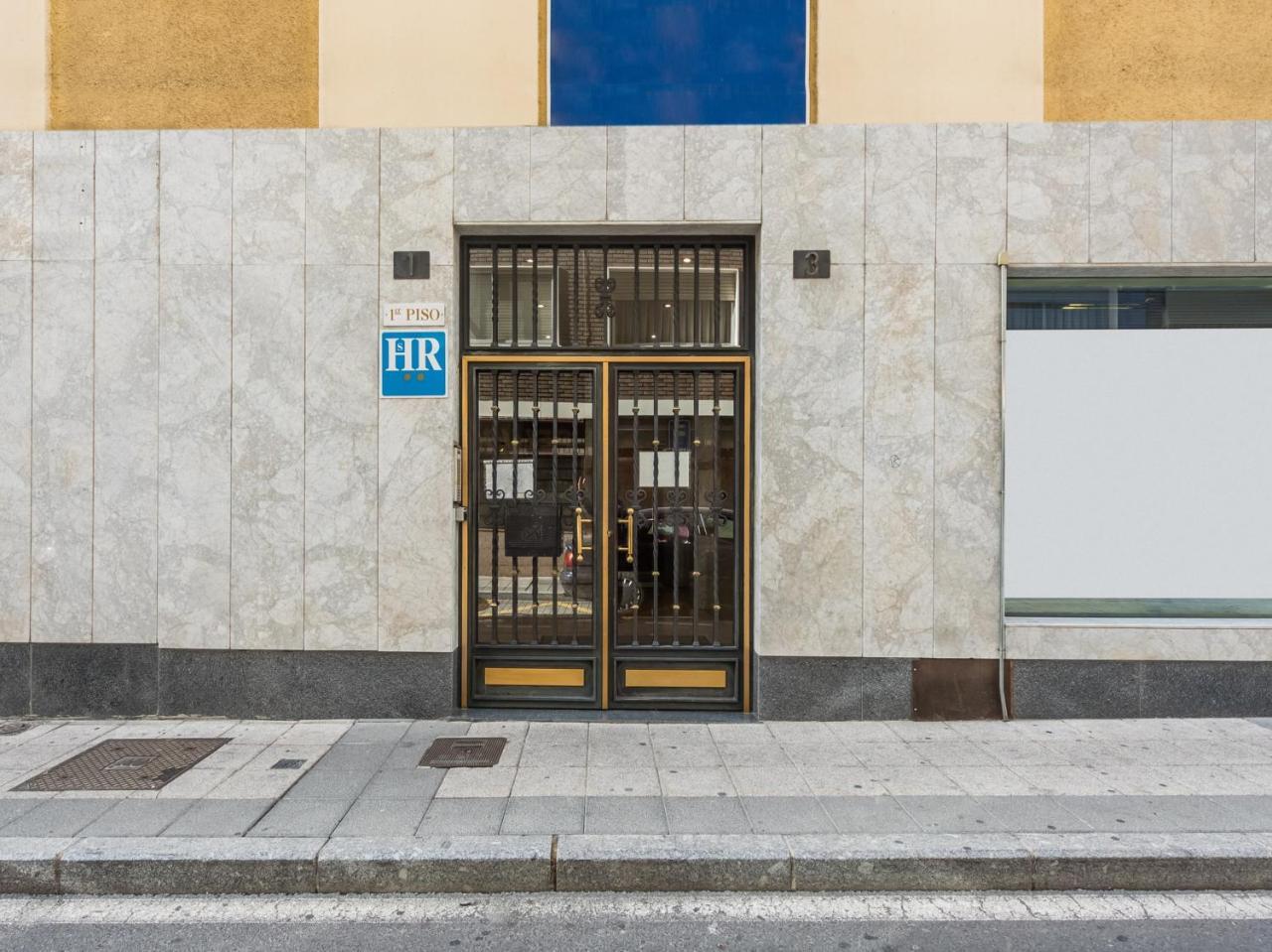 Hostal Uria Salamanca Exteriör bild